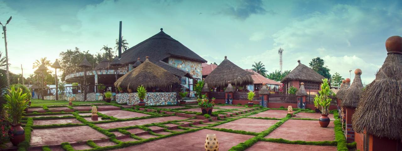 Ike'S Cultural Village Kumasi Kültér fotó